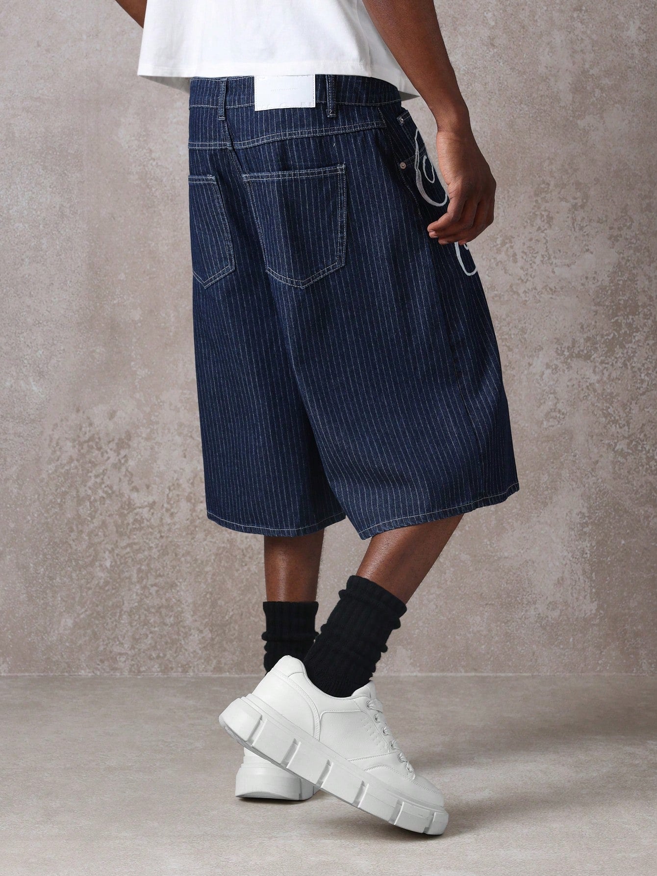 Shorts Chicanos Bordado