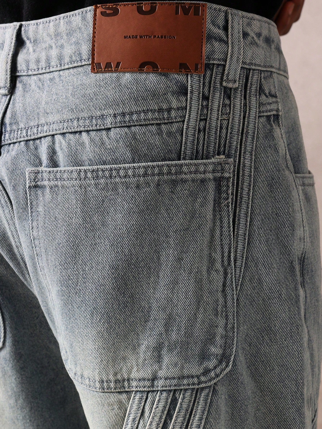 Calça Denim com Costura Solta de Estilo Onda