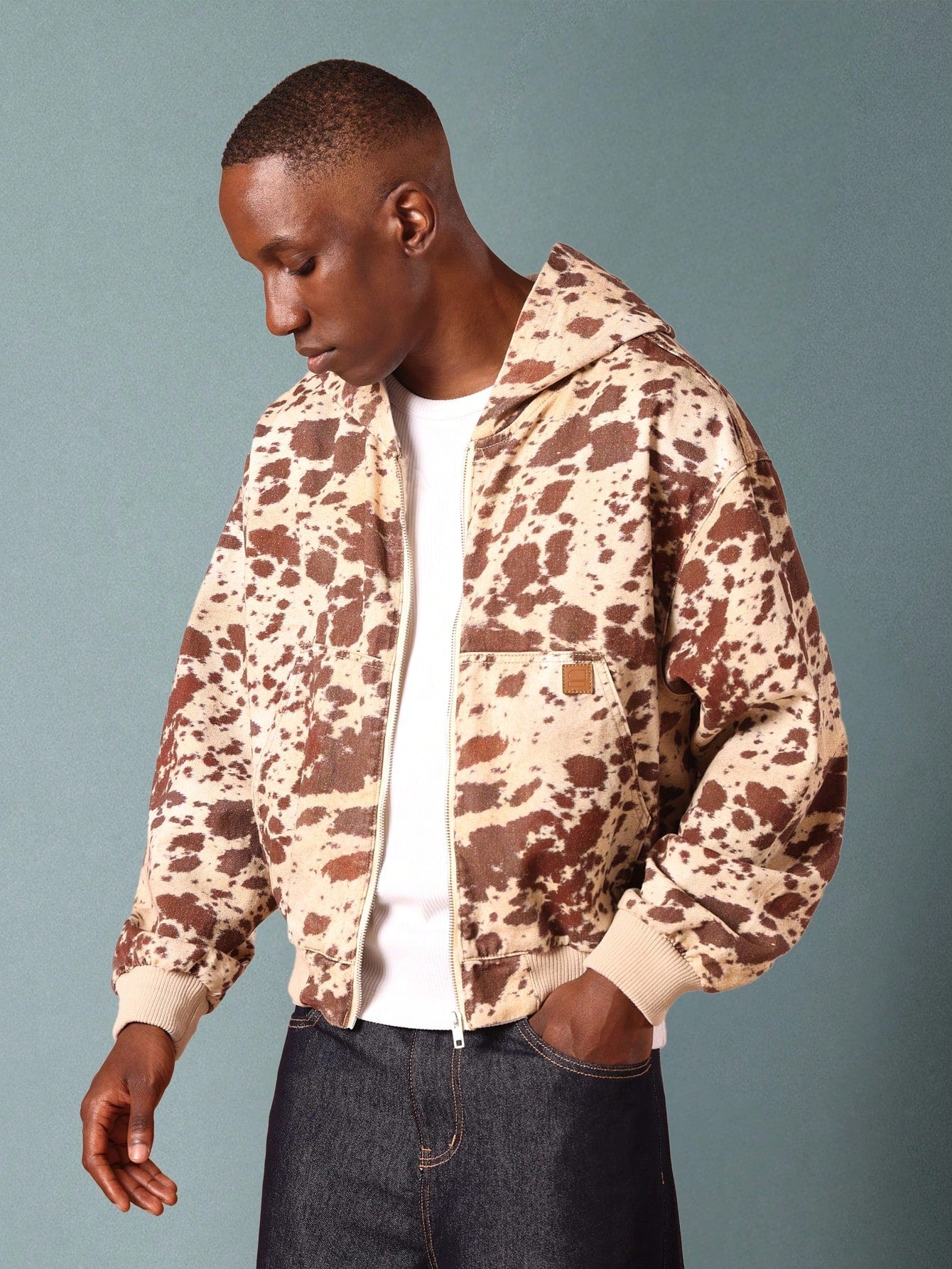 Jaqueta Bomber de Algodão Sarja com Estampa de Couro Bovino