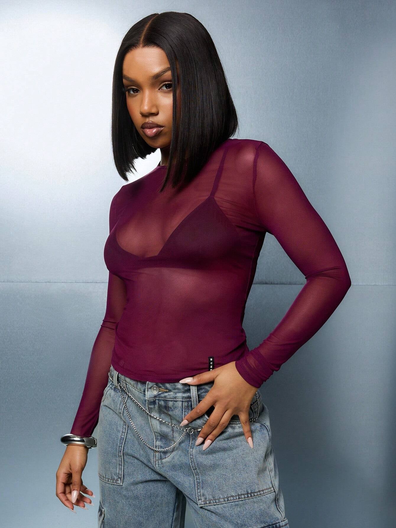 Camiseta Ajustada de Mangas Longas e Gola Redonda em Tela