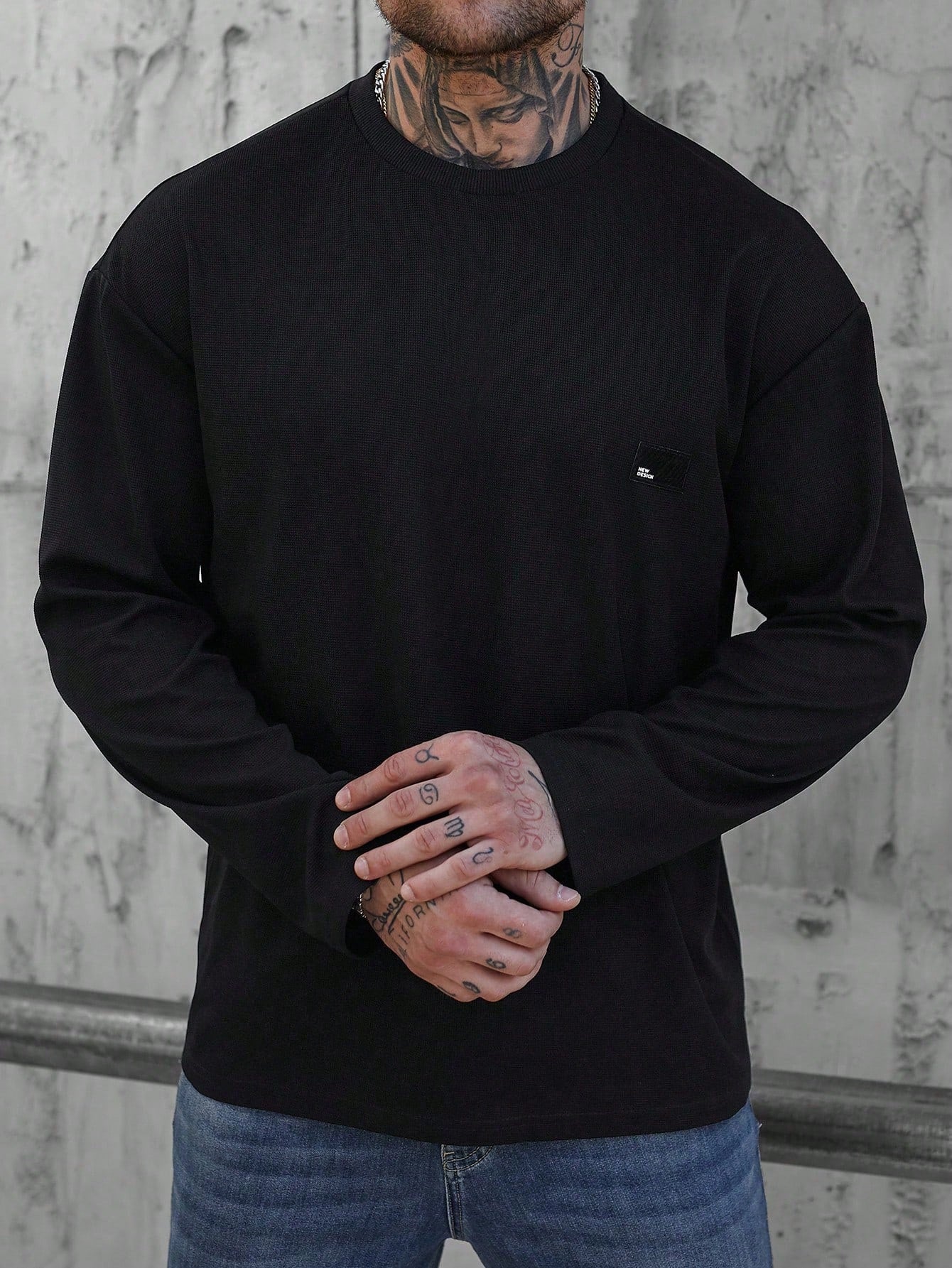 Camiseta CasualCool Black Retro Manga Longa