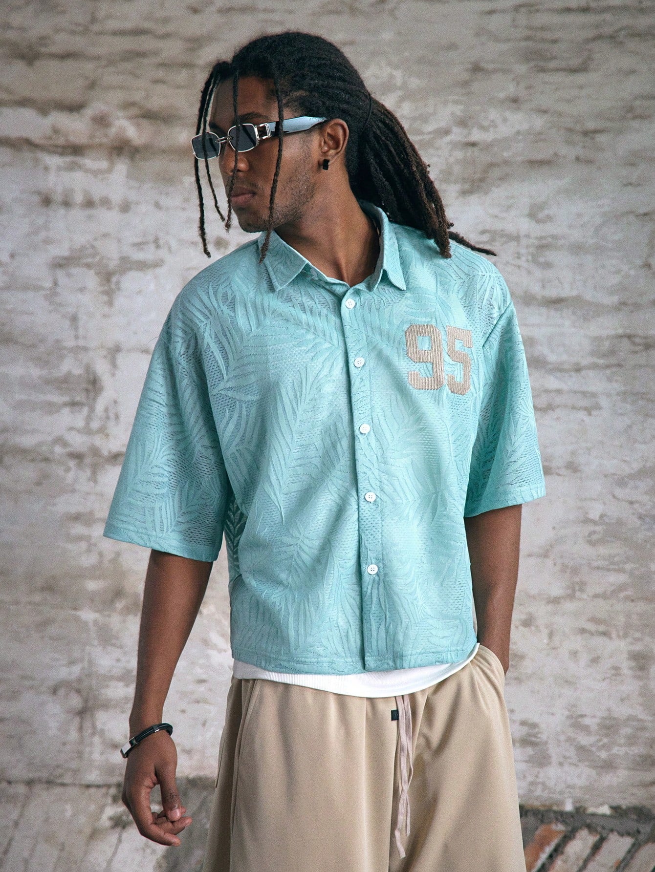 Camisa StreetEZ Manga Curta com Jacquard de Folhas Tricotada