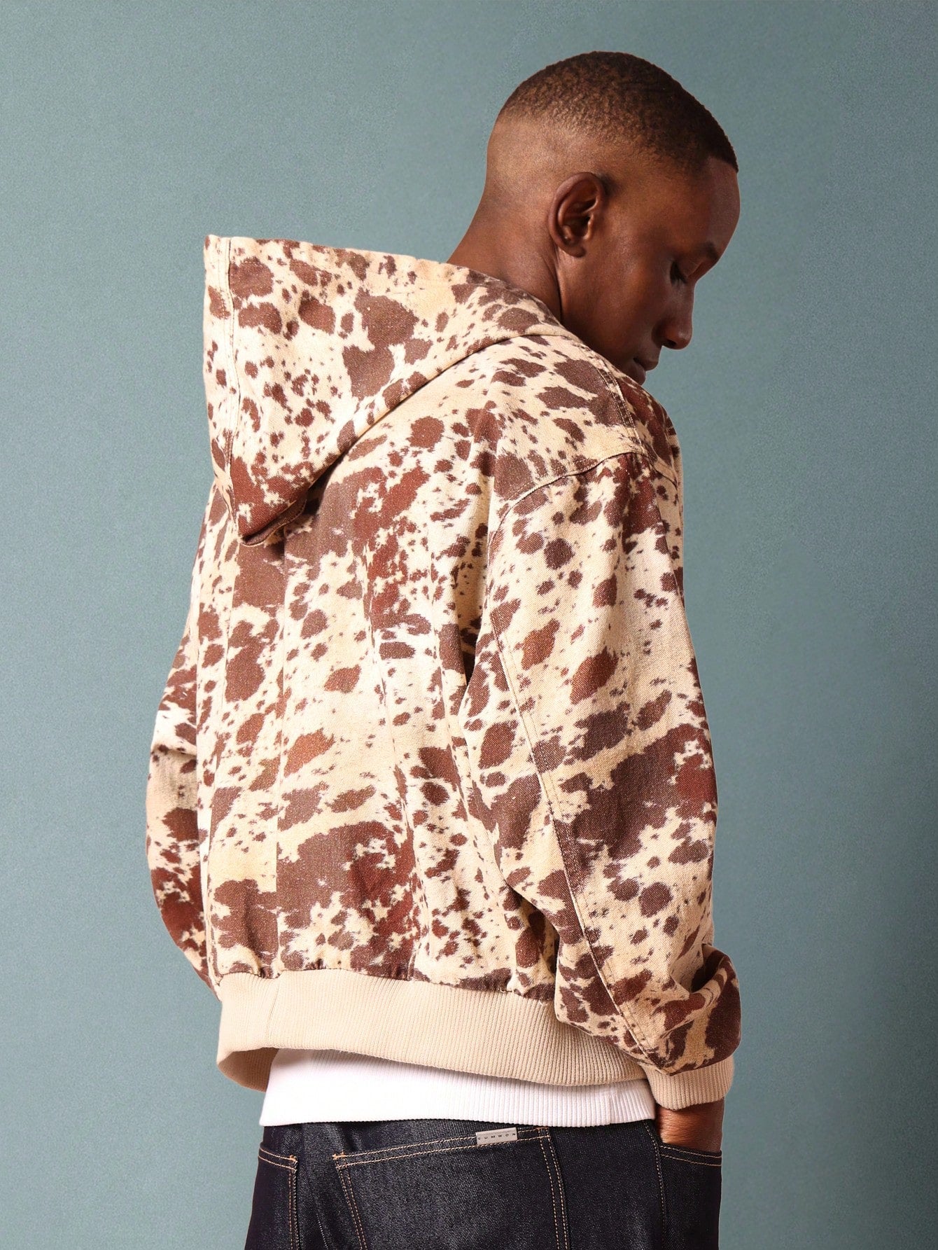 Jaqueta Bomber de Algodão Sarja com Estampa de Couro Bovino