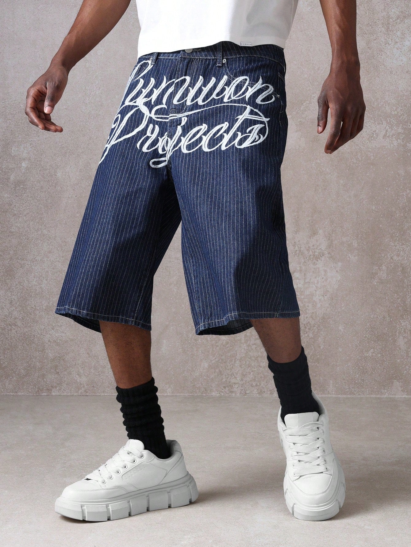 Shorts Chicanos Bordado