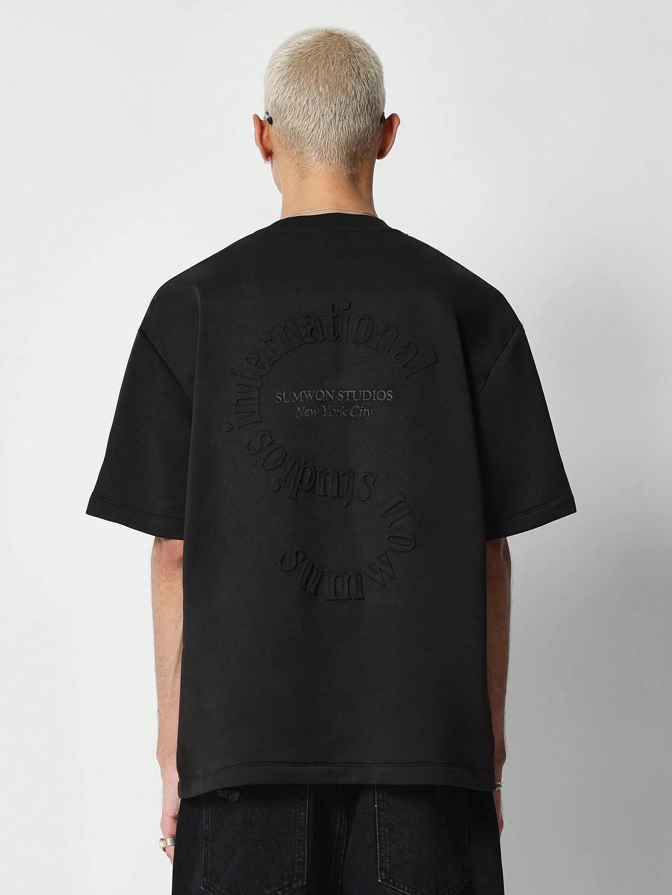 Camiseta SUMWON de Manga Curta Textura Gravada